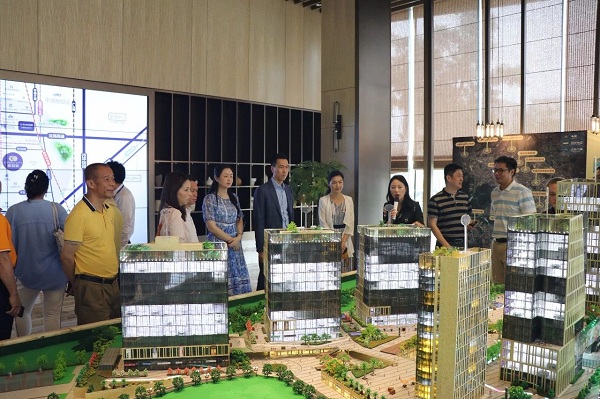 橫崗街道工商聯(lián)（商會(huì)）領(lǐng)導(dǎo)、企業(yè)家蒞臨康利城考察