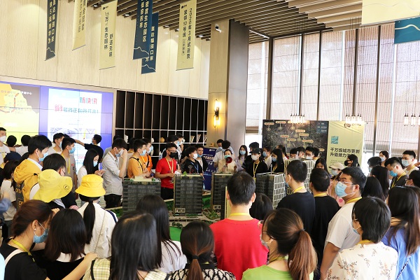 入駐倒計(jì)時(shí)！升學(xué)教育集團(tuán)近300名員工代表參觀康利城